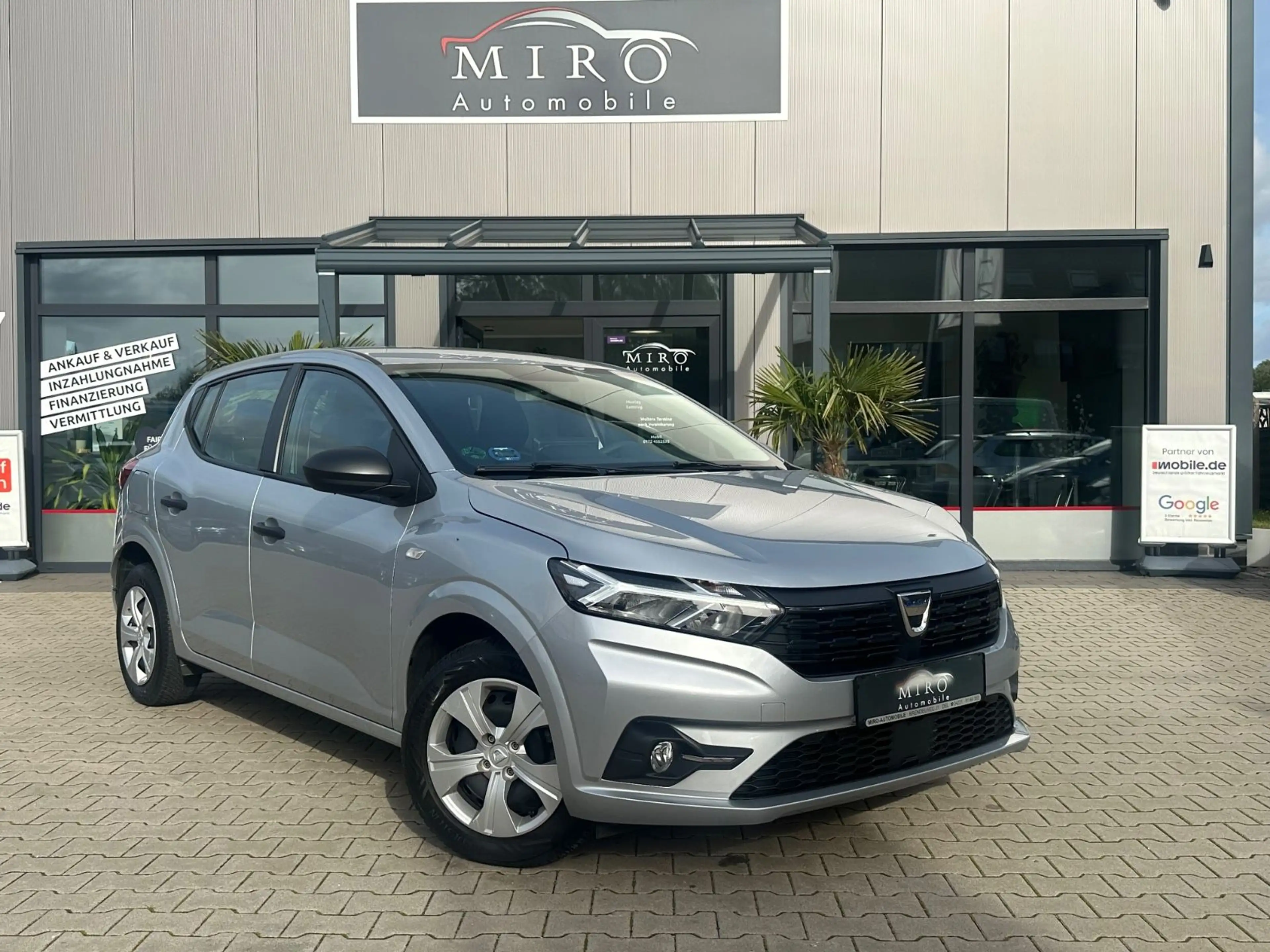 Dacia Sandero SCe 65 Comfort*NAVI*KAMERA*APPLE CARPLAY