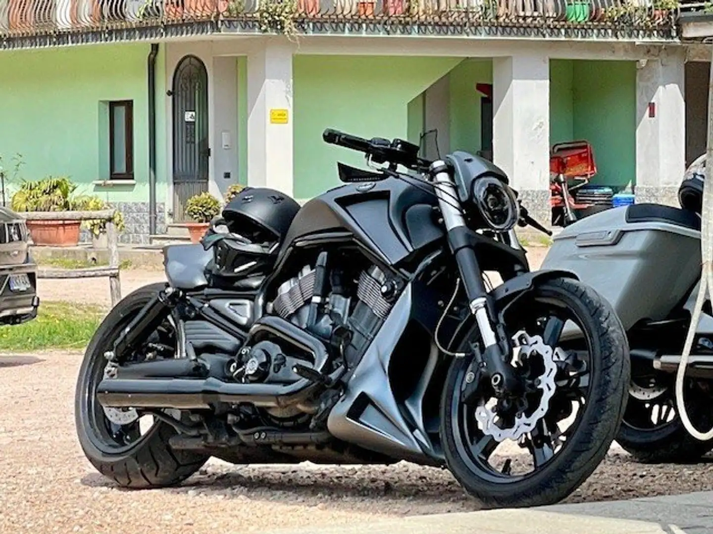 Harley-Davidson V-Rod Muscle Grijs - 1