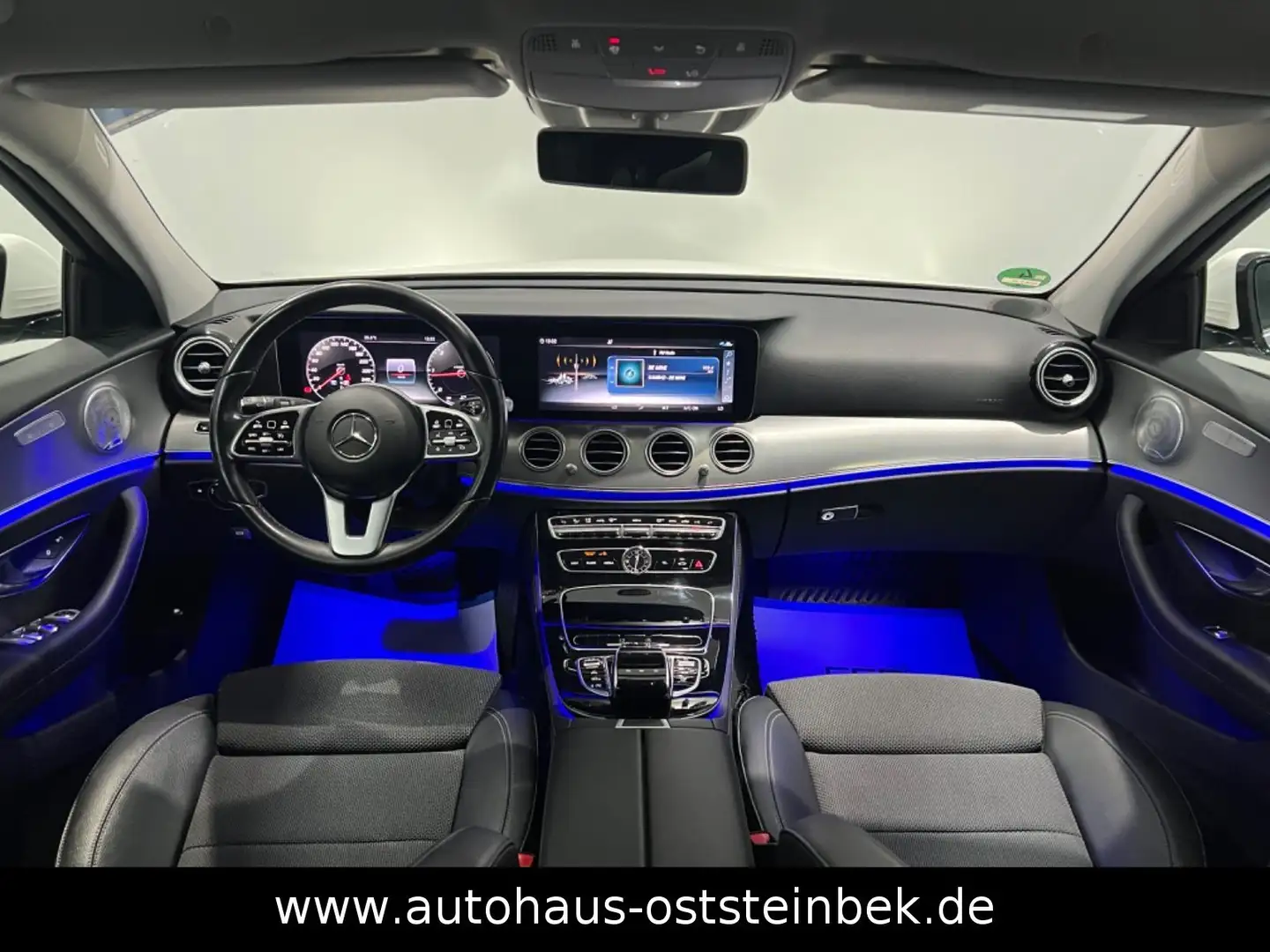 Mercedes-Benz E 300 D T 9G-TRONIC/AMG-LINE/LED/BURMESTER/HUD Weiß - 2