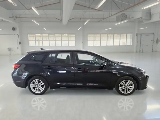Toyota Corolla view 3