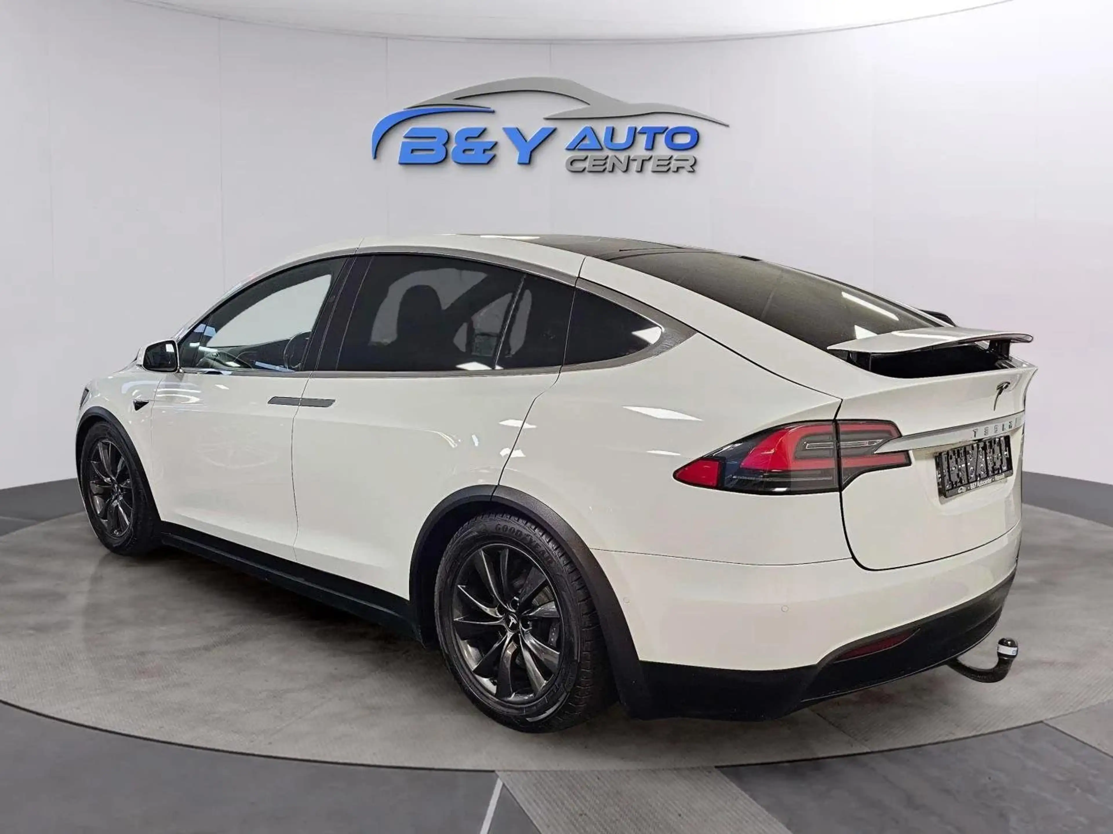 Tesla Model X 90D Dual Motor Premium Connectivity — photo 2