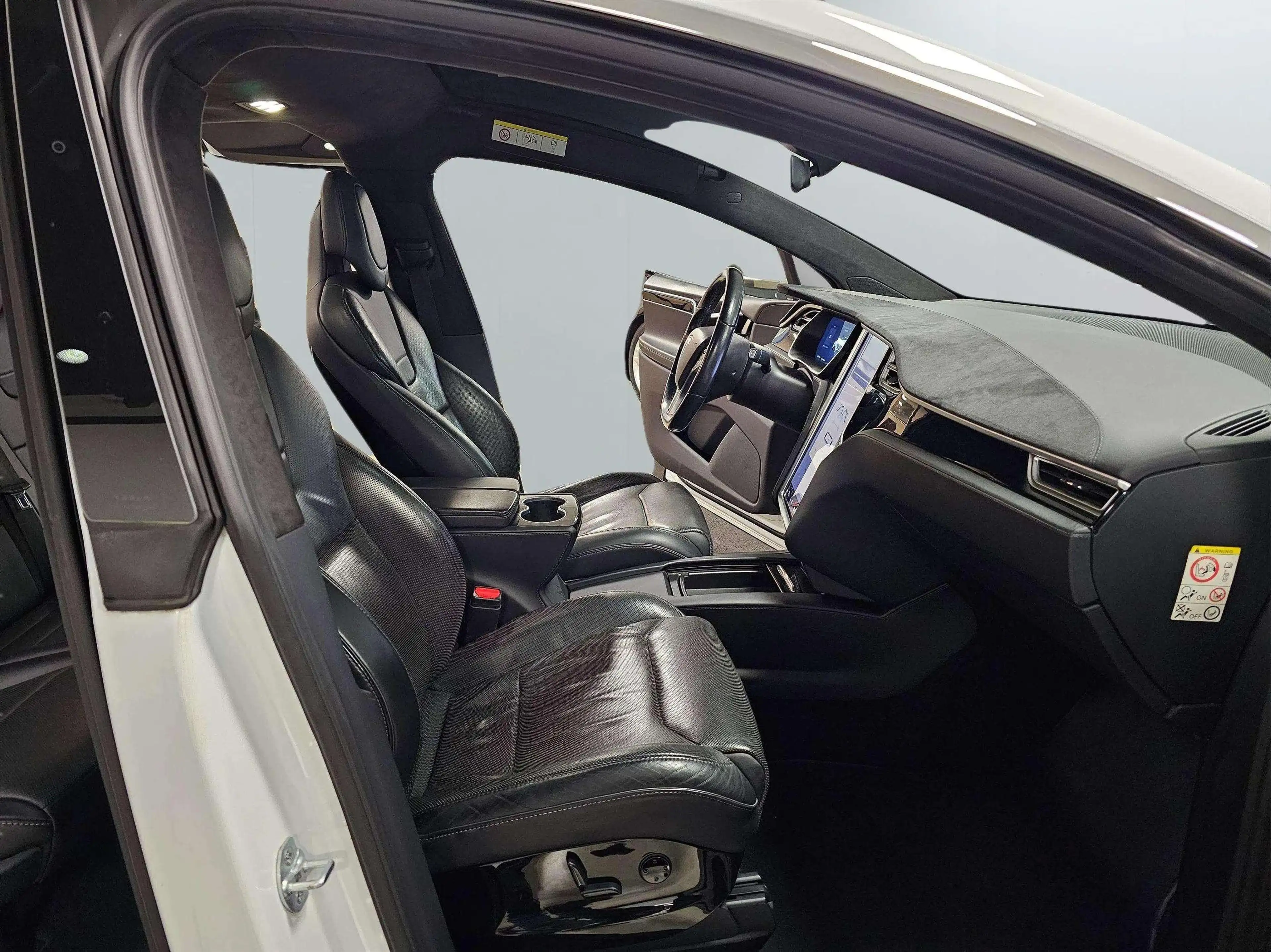 Tesla Model X 90D Dual Motor Premium Connectivity — photo 14