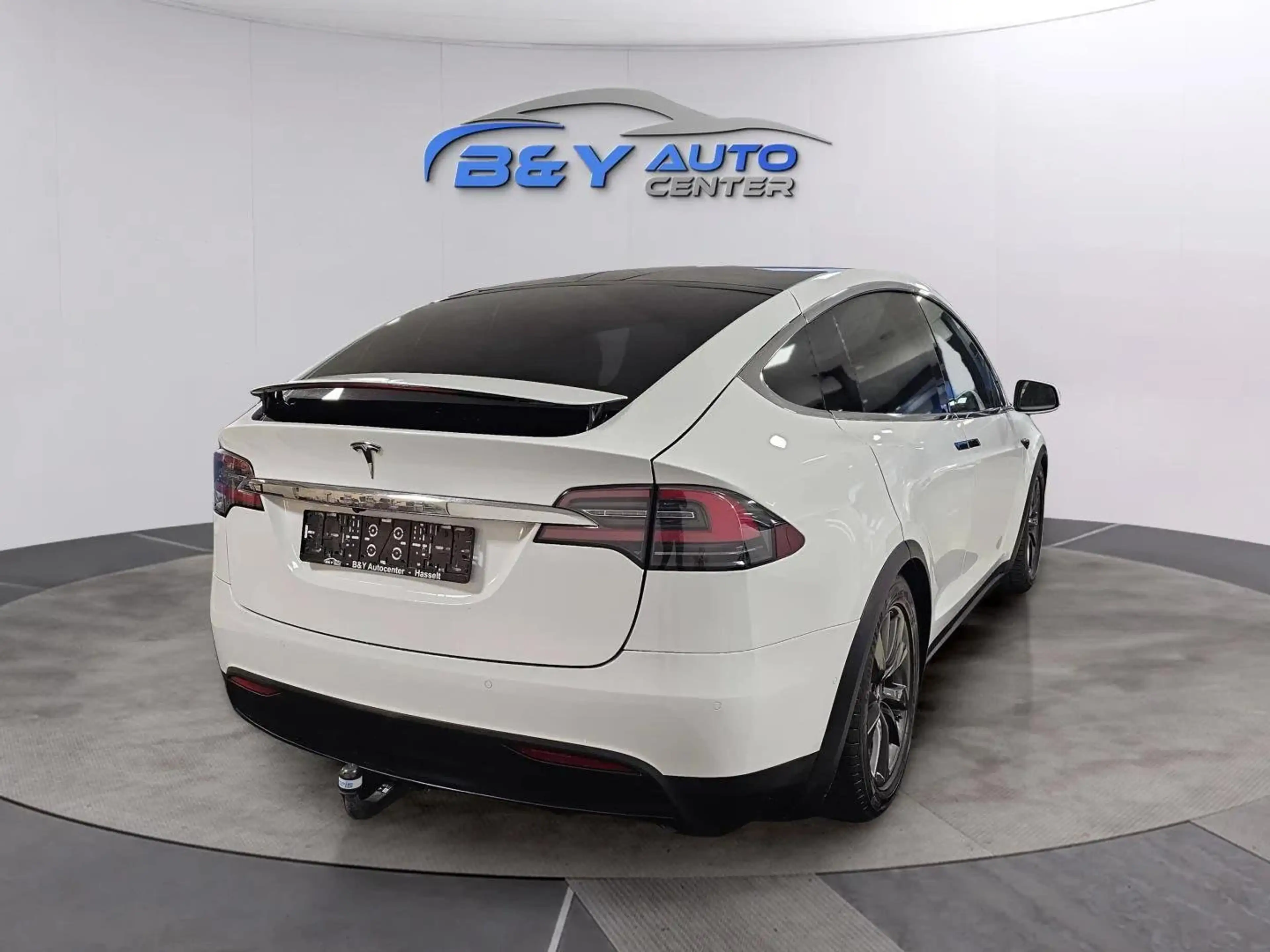 Tesla Model X 90D Dual Motor Premium Connectivity — photo 5