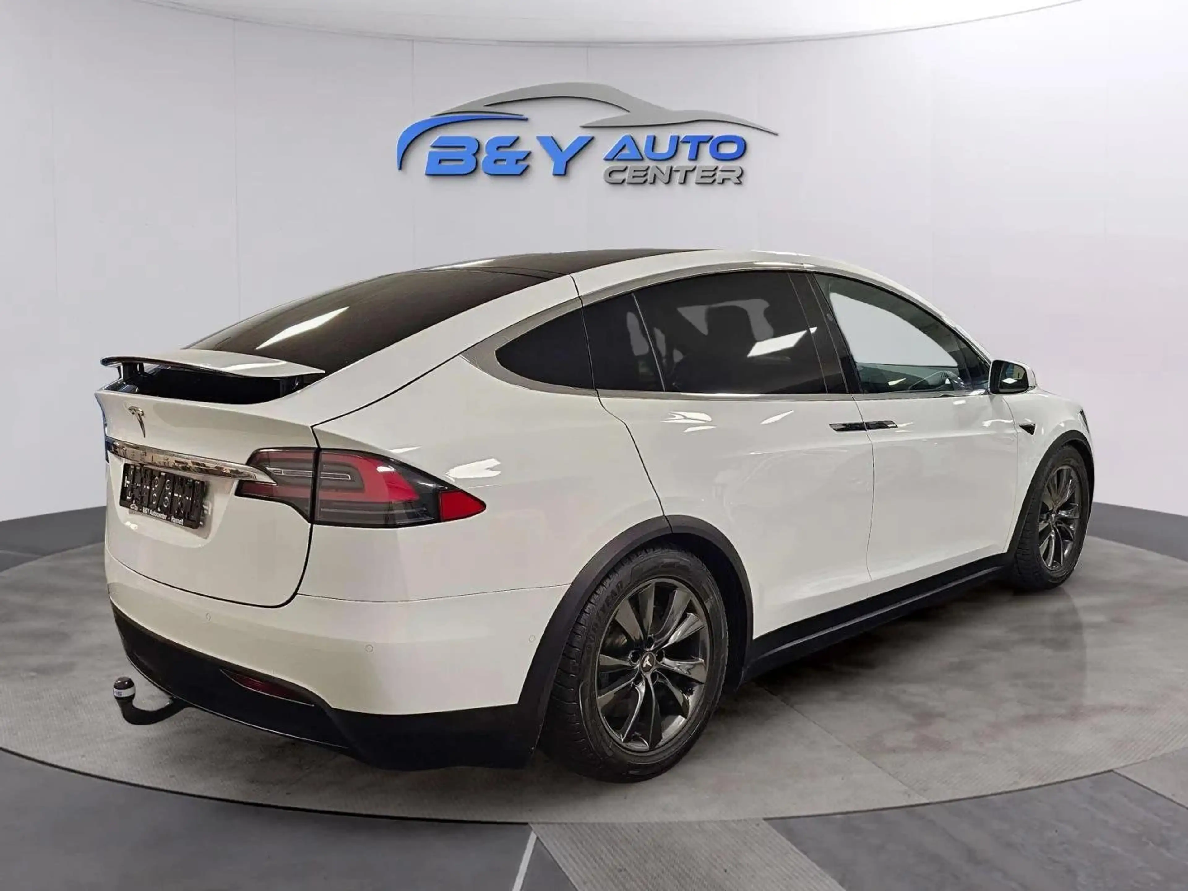 Tesla Model X 90D Dual Motor Premium Connectivity — photo 6