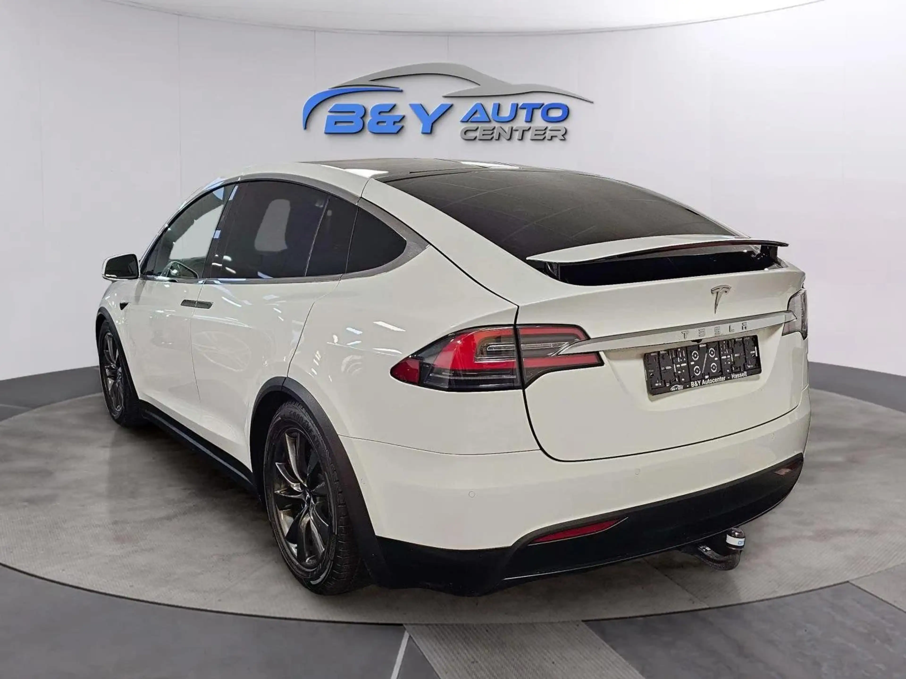Tesla Model X 90D Dual Motor Premium Connectivity — photo 3