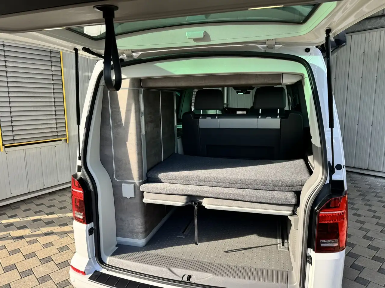 Volkswagen T6 California 6.1 TDI DSG Ocean ACC*AHK*LED 15