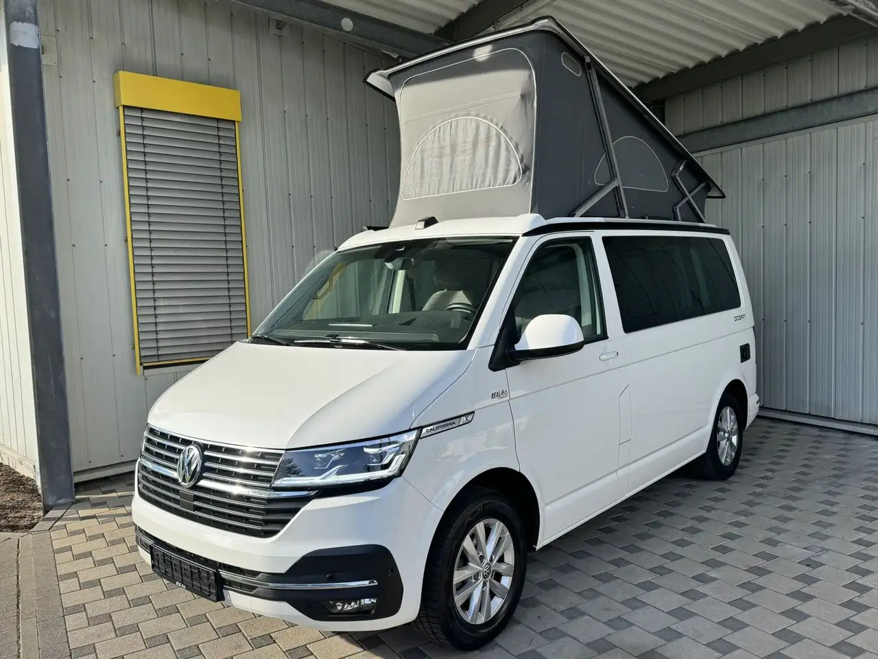 Volkswagen T6 California 6.1 TDI DSG Ocean ACC*AHK*LED 2