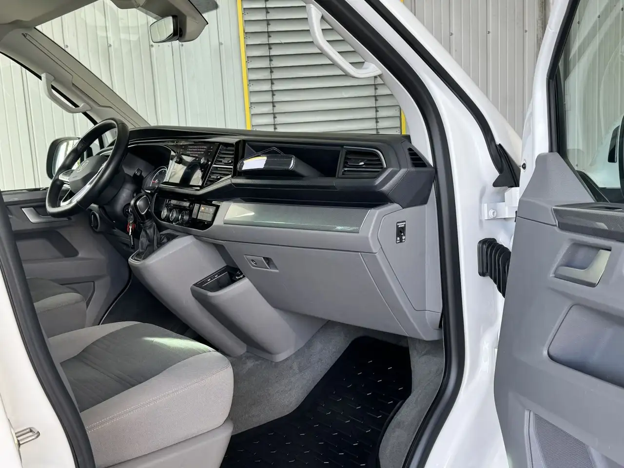 Volkswagen T6 California 6.1 TDI DSG Ocean ACC*AHK*LED 6