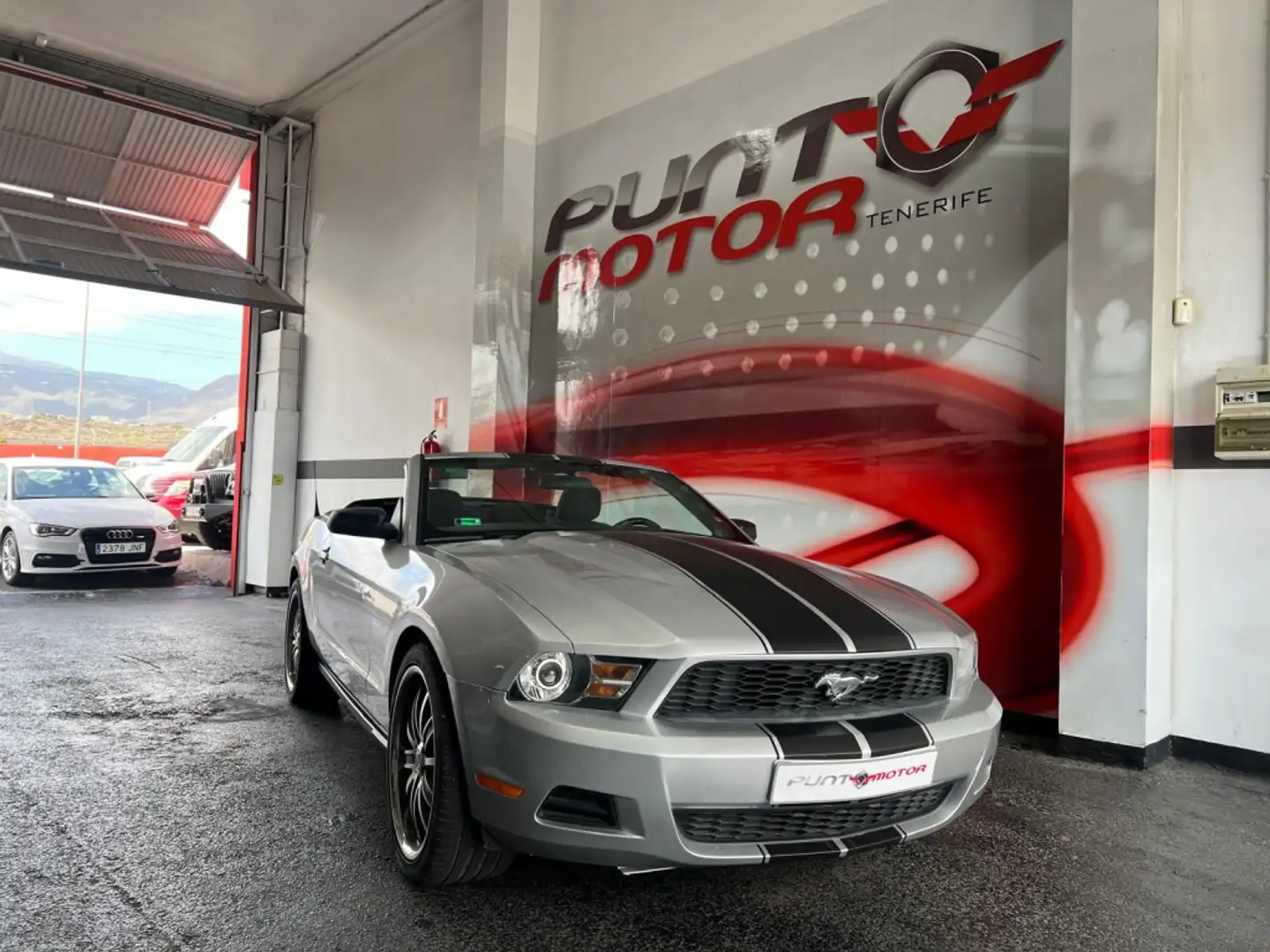 Ford Mustang V6 Gris - 2