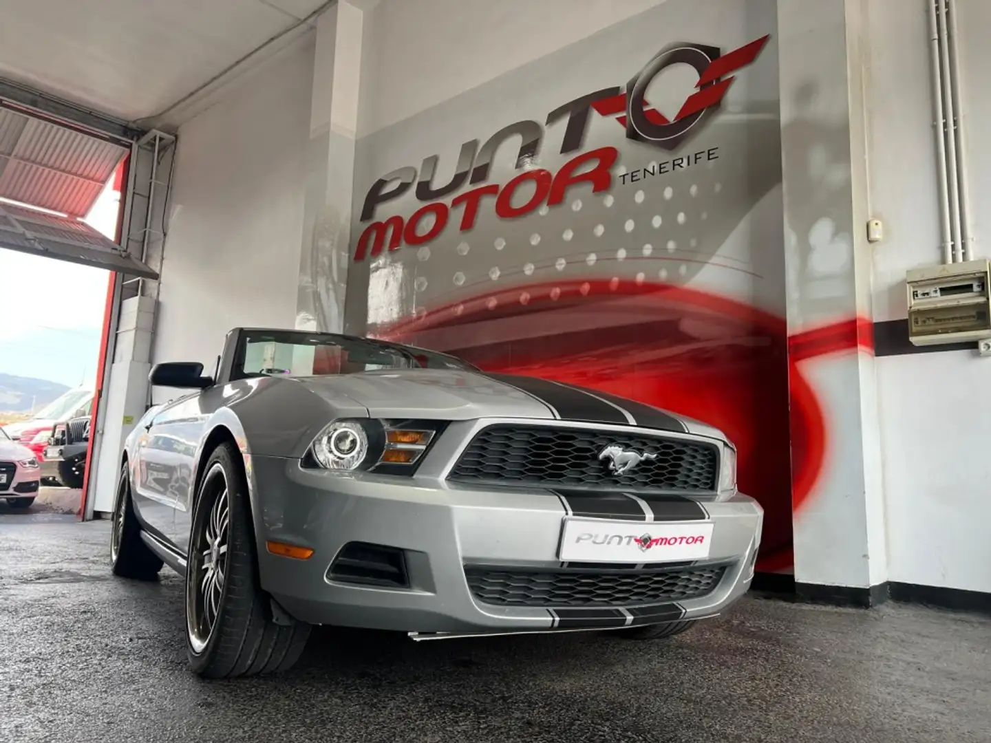 Ford Mustang V6 Gris - 1