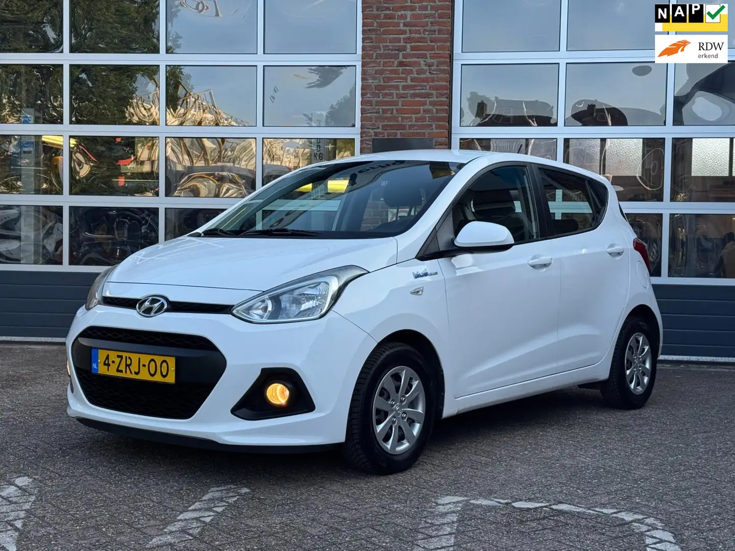Hyundai i10 1.0i i-Motion Comfort, Airco/ECC, Cruise, all seas Bianco - 1