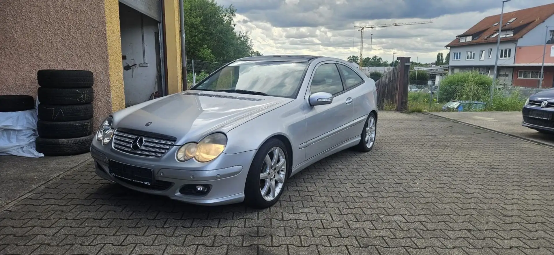 Mercedes-Benz CLC Gümüş rengi - 1