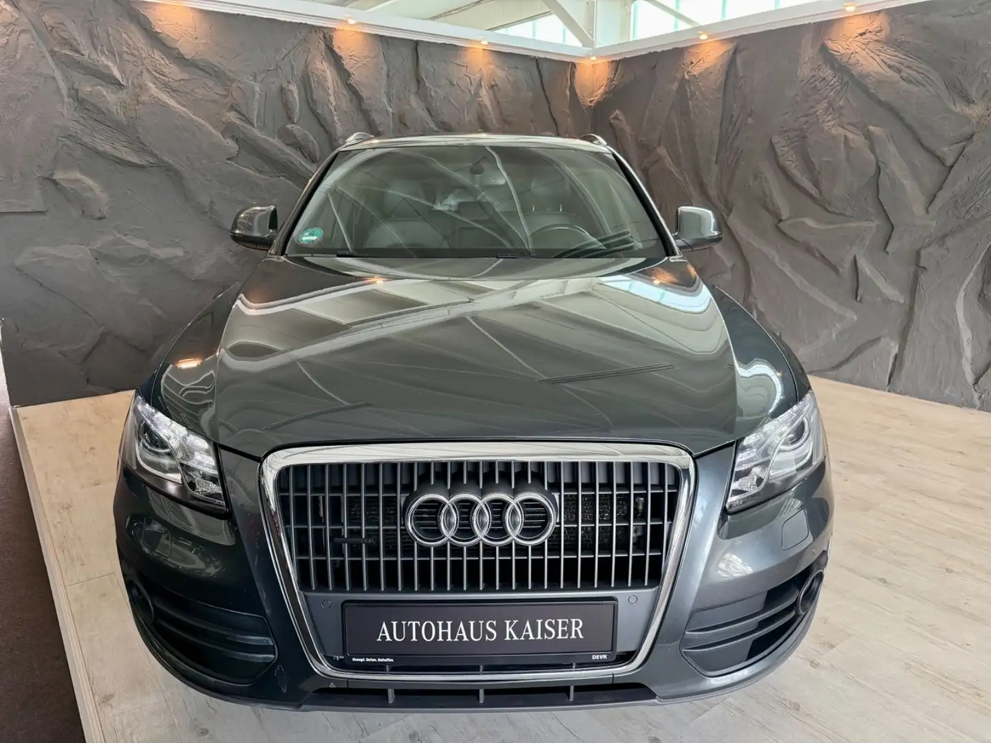 Audi Q5 2.0 TDI S-LINE/TÜV NEU/BI-XENON/TOP ZUSTAND Grau - 2