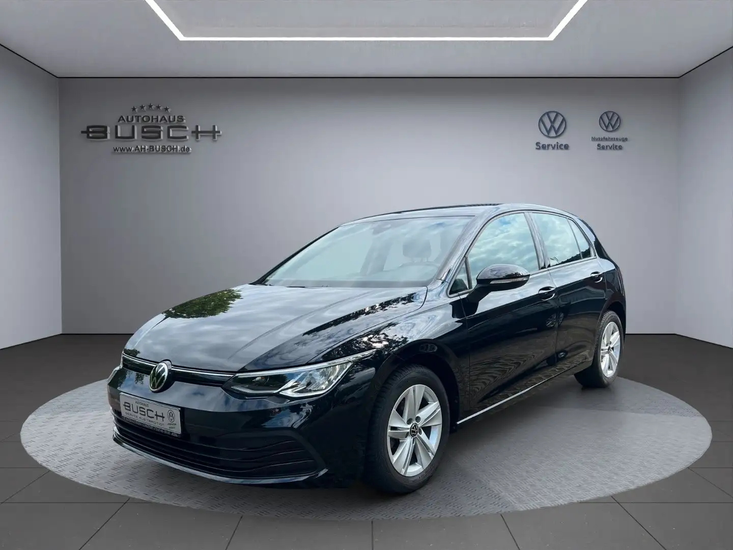 Volkswagen Golf VIII Lim. Life 1.5 TSI 96KW ACT 6-Gang Nero - 1