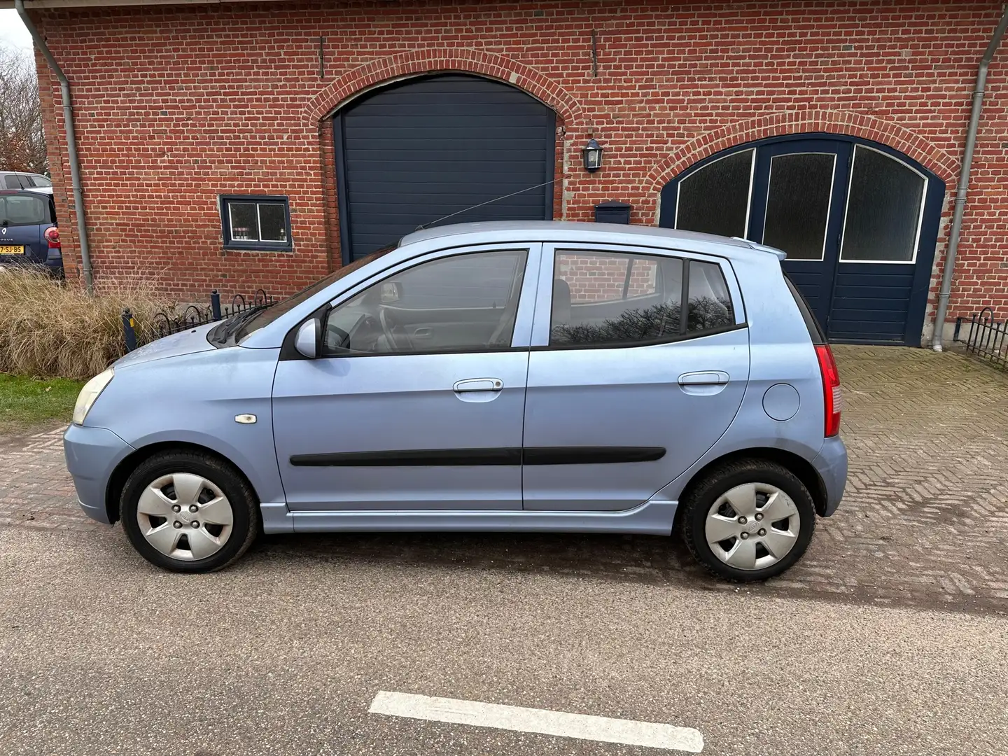 Kia Picanto 1.0 D-light apk t/m 05-12-2025 Blau - 2