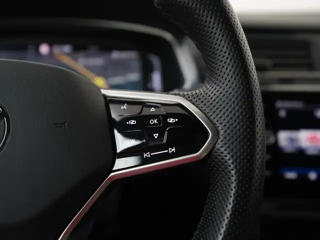 Volkswagen Tiguan view 11