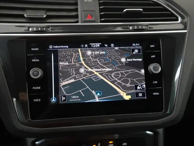 Volkswagen Tiguan view 18