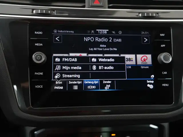 Volkswagen Tiguan view 15