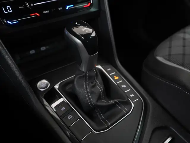 Volkswagen Tiguan view 12