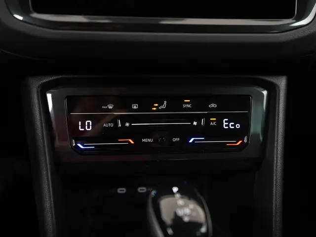 Volkswagen Tiguan view 13