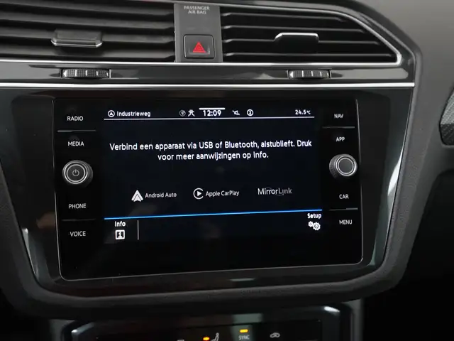 Volkswagen Tiguan view 19