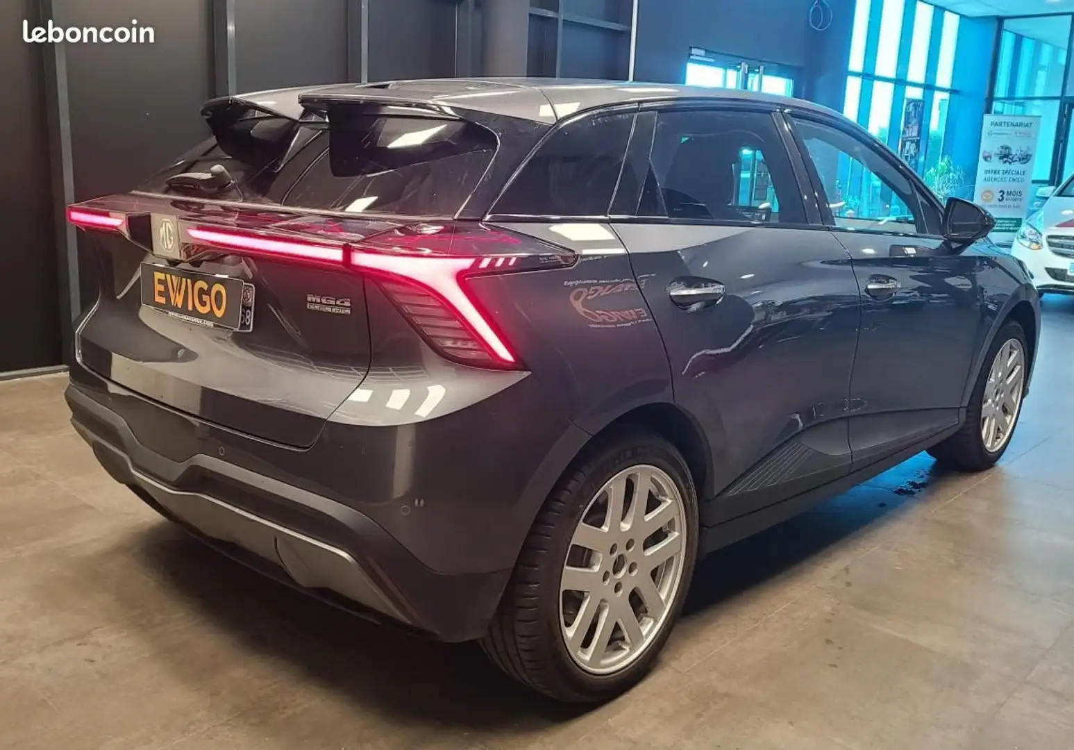 MG MG4 ELECTRIC 245ch 77KWH LUXURY BVA Gris - 2