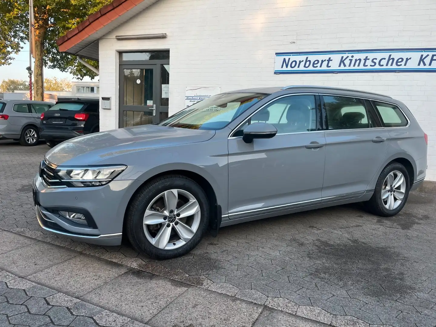 Volkswagen Passat 4 Motion Highl.ACC AHK STHZ Standheizung Gris - 2