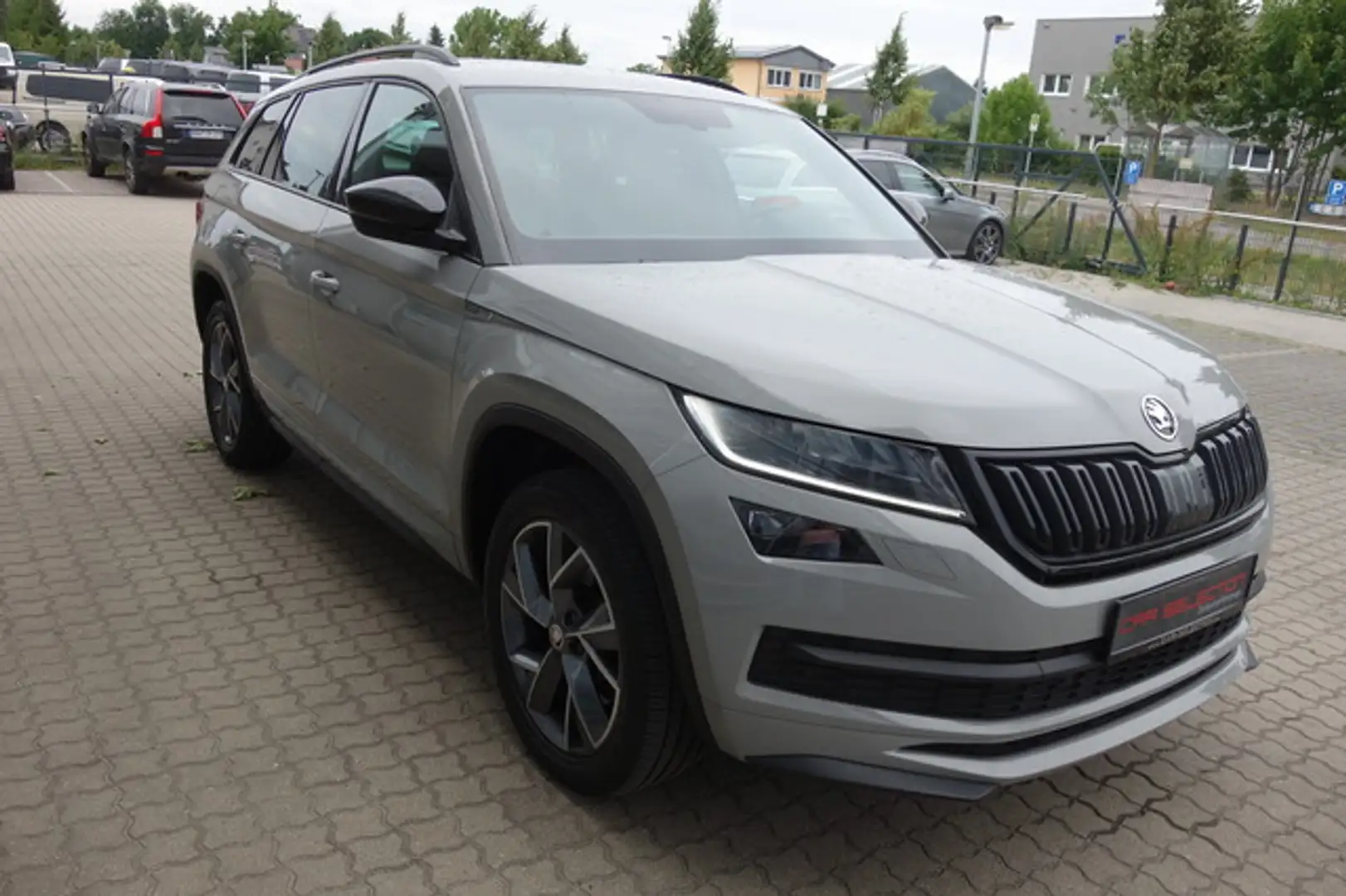 Skoda Kodiaq 2,0 TSI Sportline 4x4 LED/19/NAVI/PDC/1HD Grau - 2