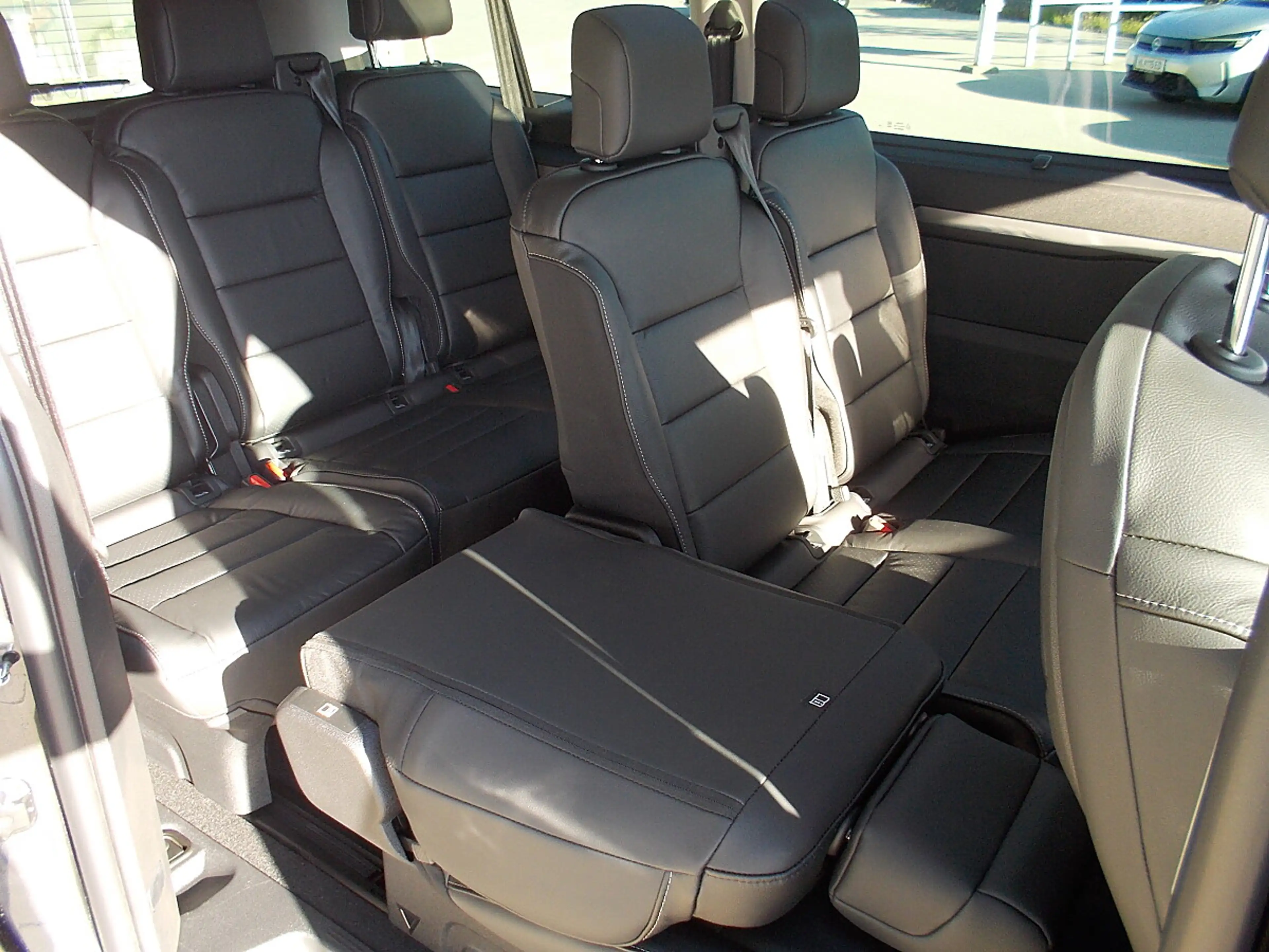 Opel Zafira 2,2 Diesel XL GS Aut. — photo 5