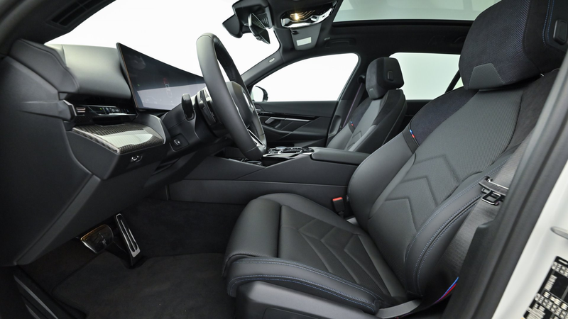 BMW 530 e xDrive — photo 15