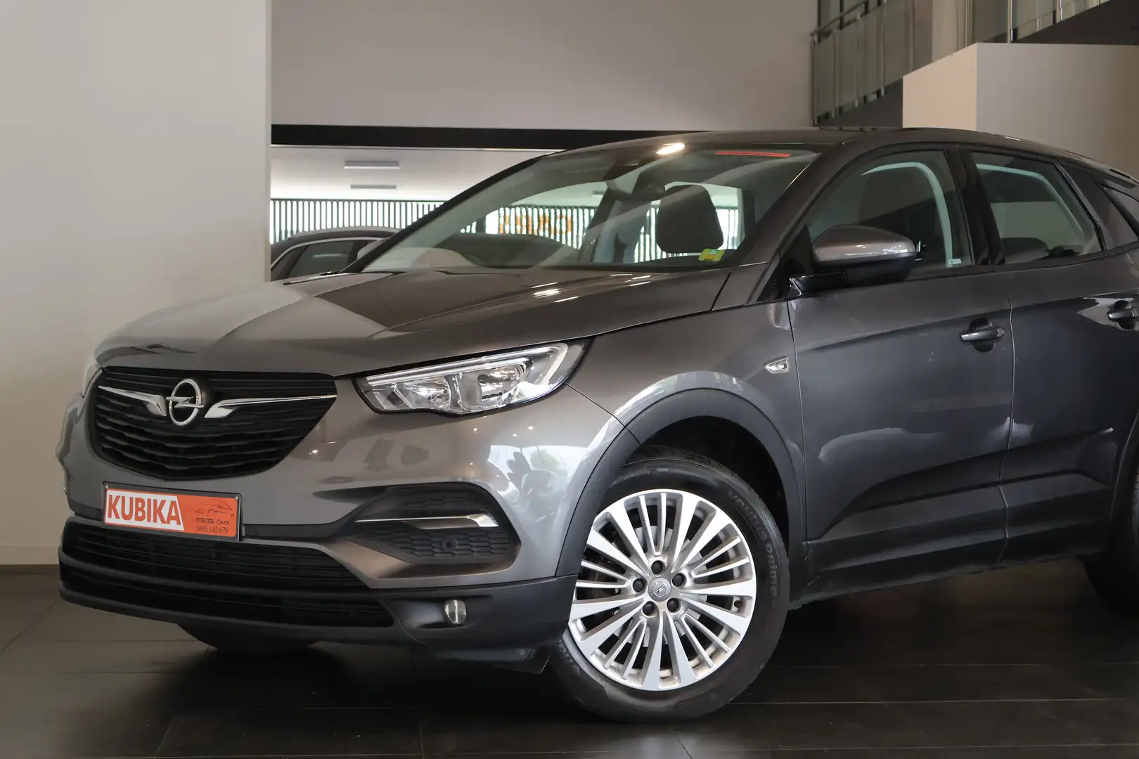 Opel Grandland X 1.2 Turbo ECOTEC Edition Automaat Navi Garantie * Gris - 2