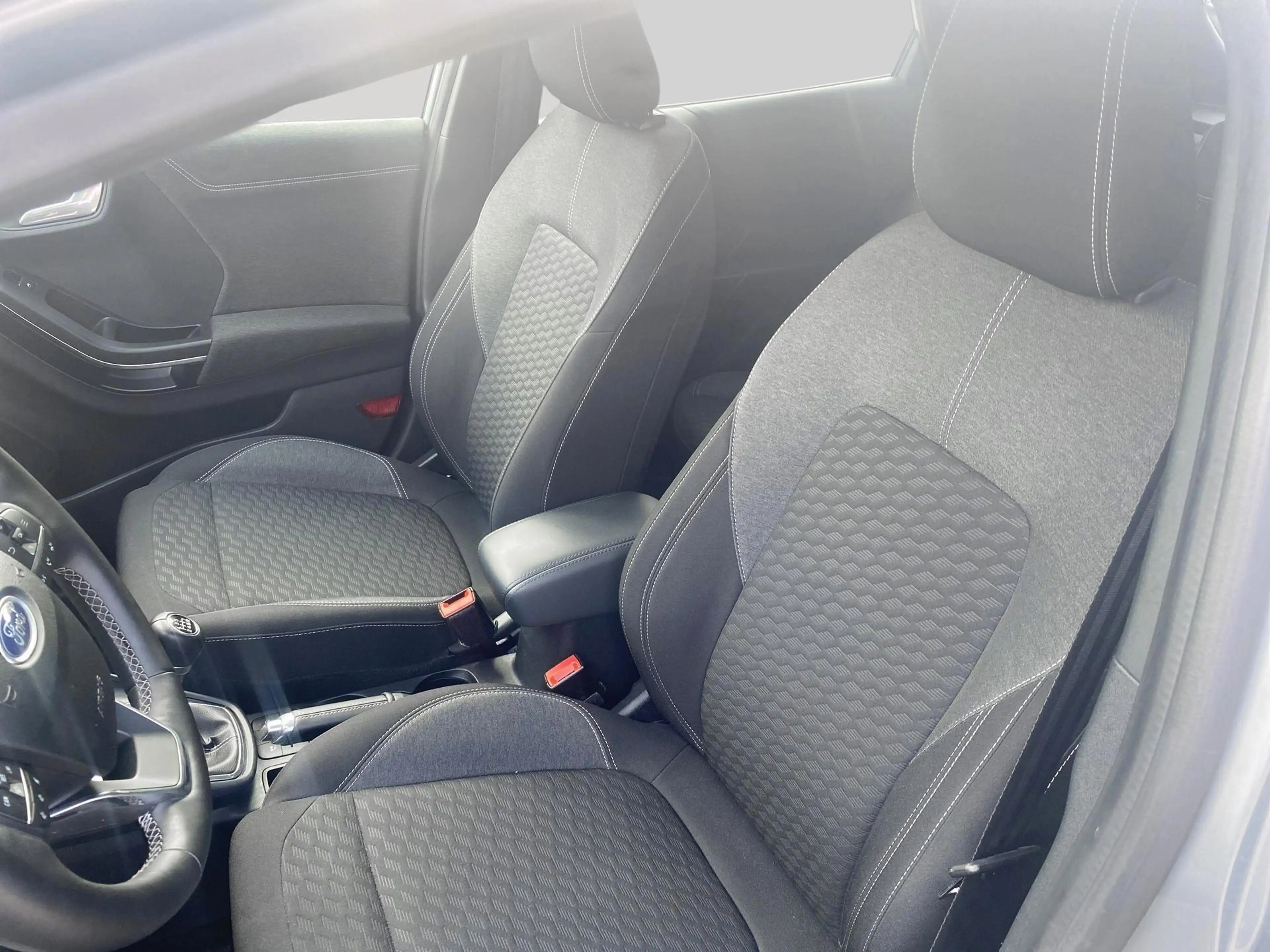 Ford Puma Titanium - Winterpack - PDC - Carplay — photo 15