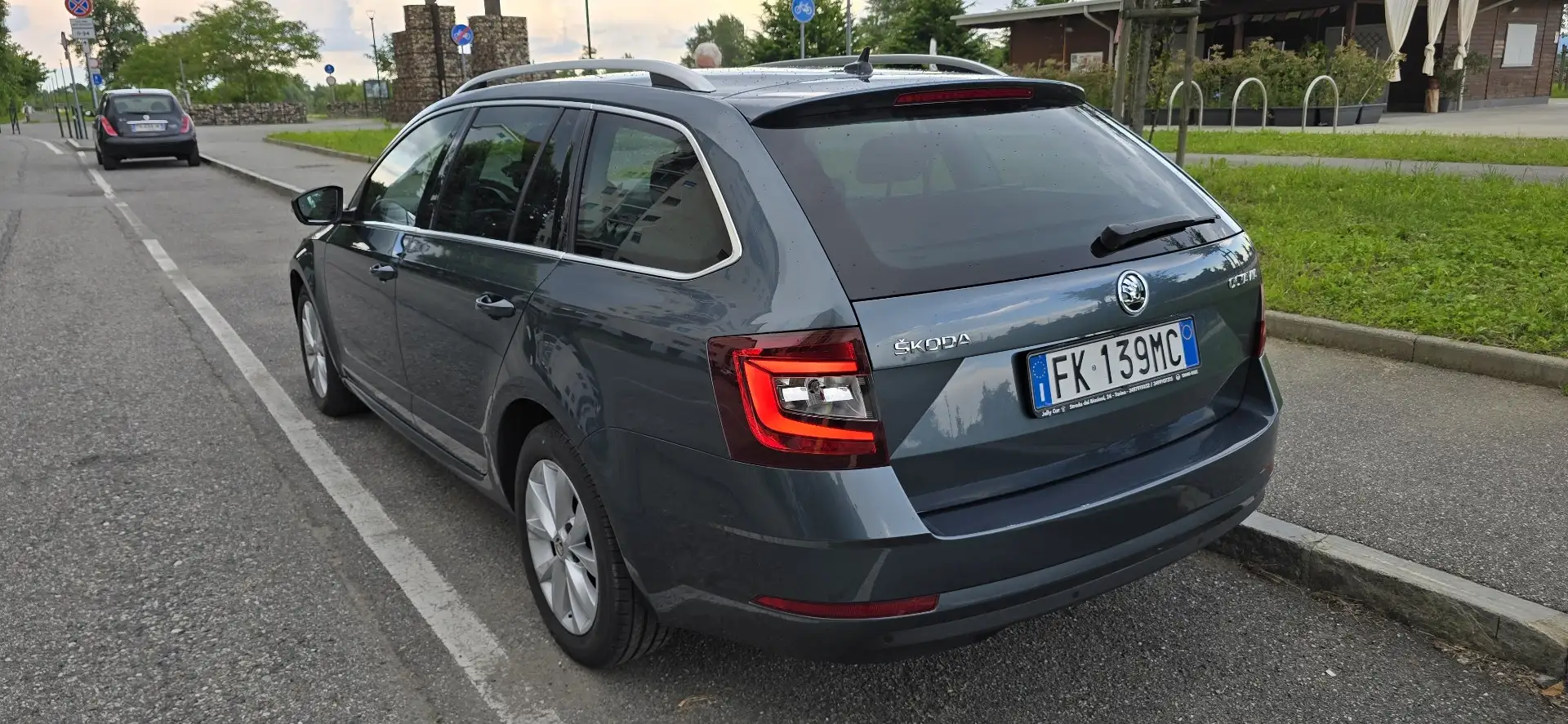 Skoda Octavia Wagon 1.6 tdi Executive 115cv - 2