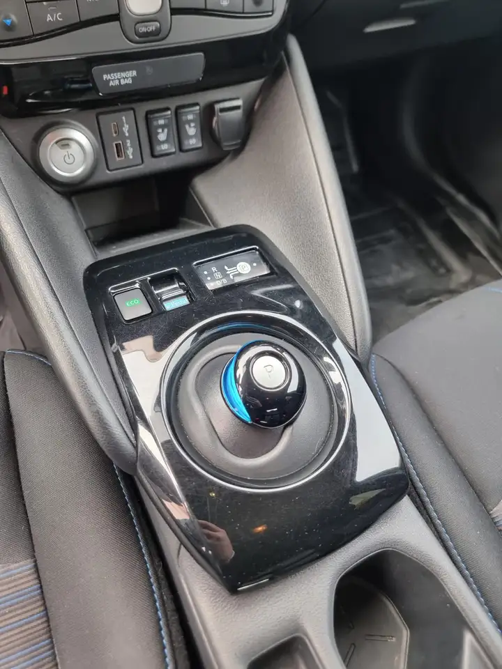Nissan Leaf photo Nissan Leaf