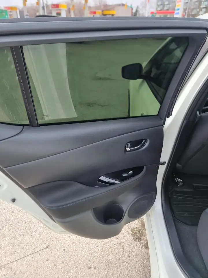 Nissan Leaf photo Nissan Leaf