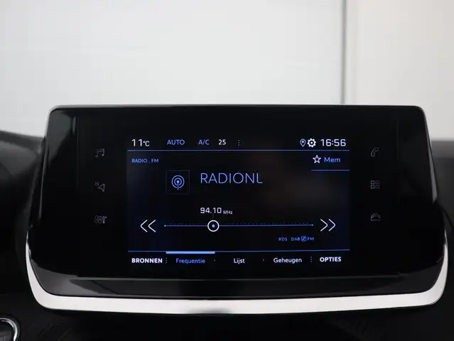 Peugeot 2008 view 23