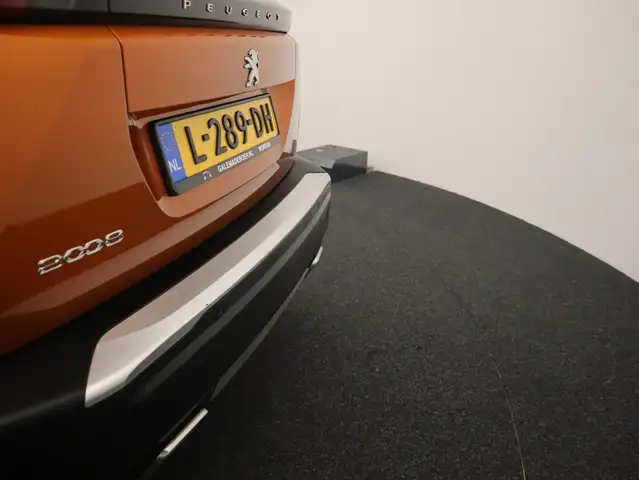 Peugeot 2008 view 5