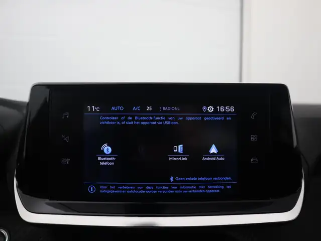 Peugeot 2008 view 11