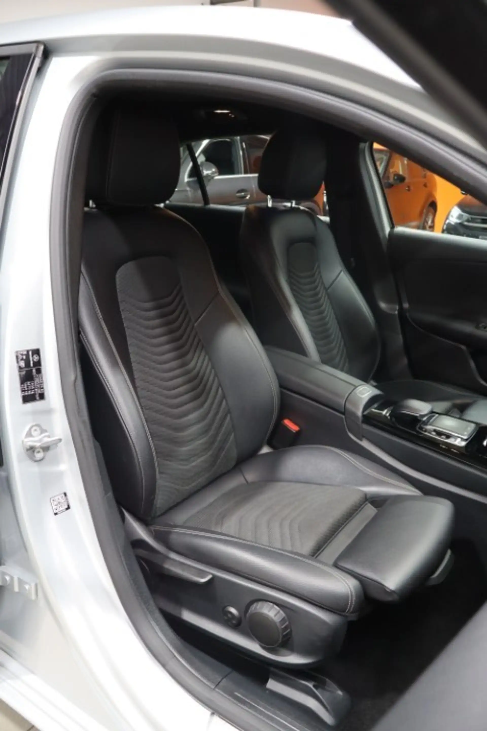 Mercedes-Benz A 180 A 180 d Launch Edition — photo 10