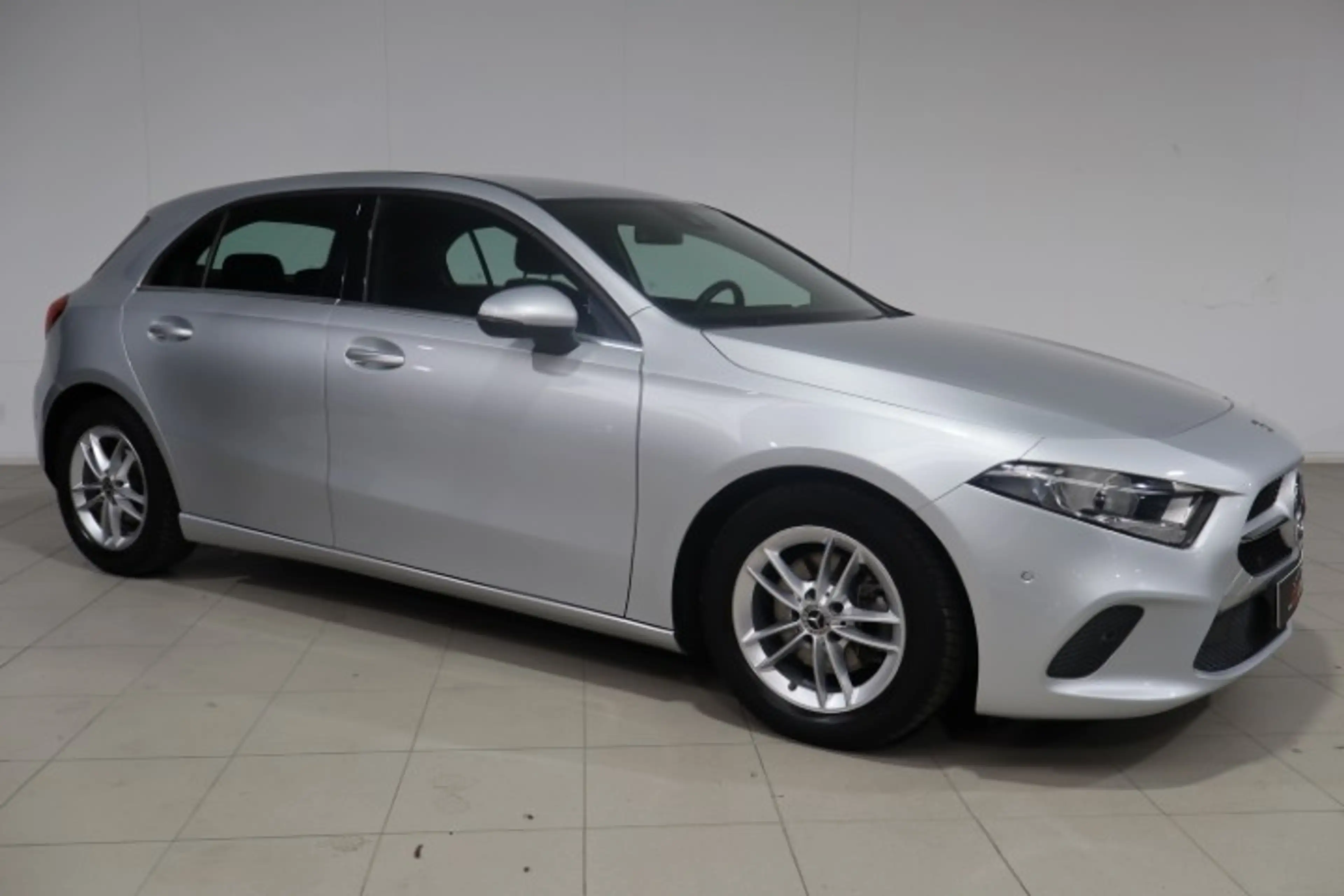 Mercedes-Benz A 180 A 180 d Launch Edition — photo 3