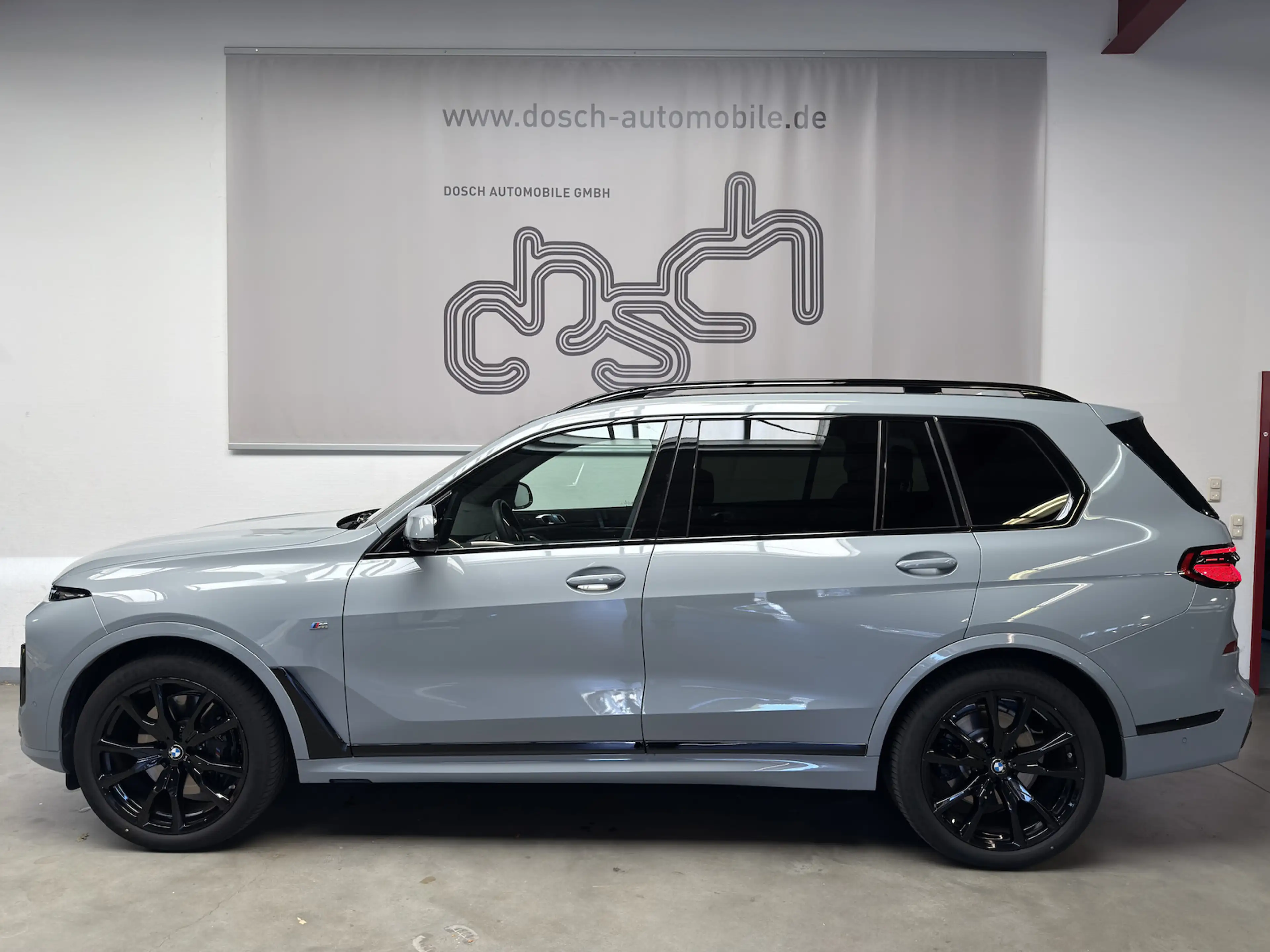 BMW X7 xDr. 40d M Sport/ICONIC/Sky Lounge/7-Sitz/AHK — photo 2