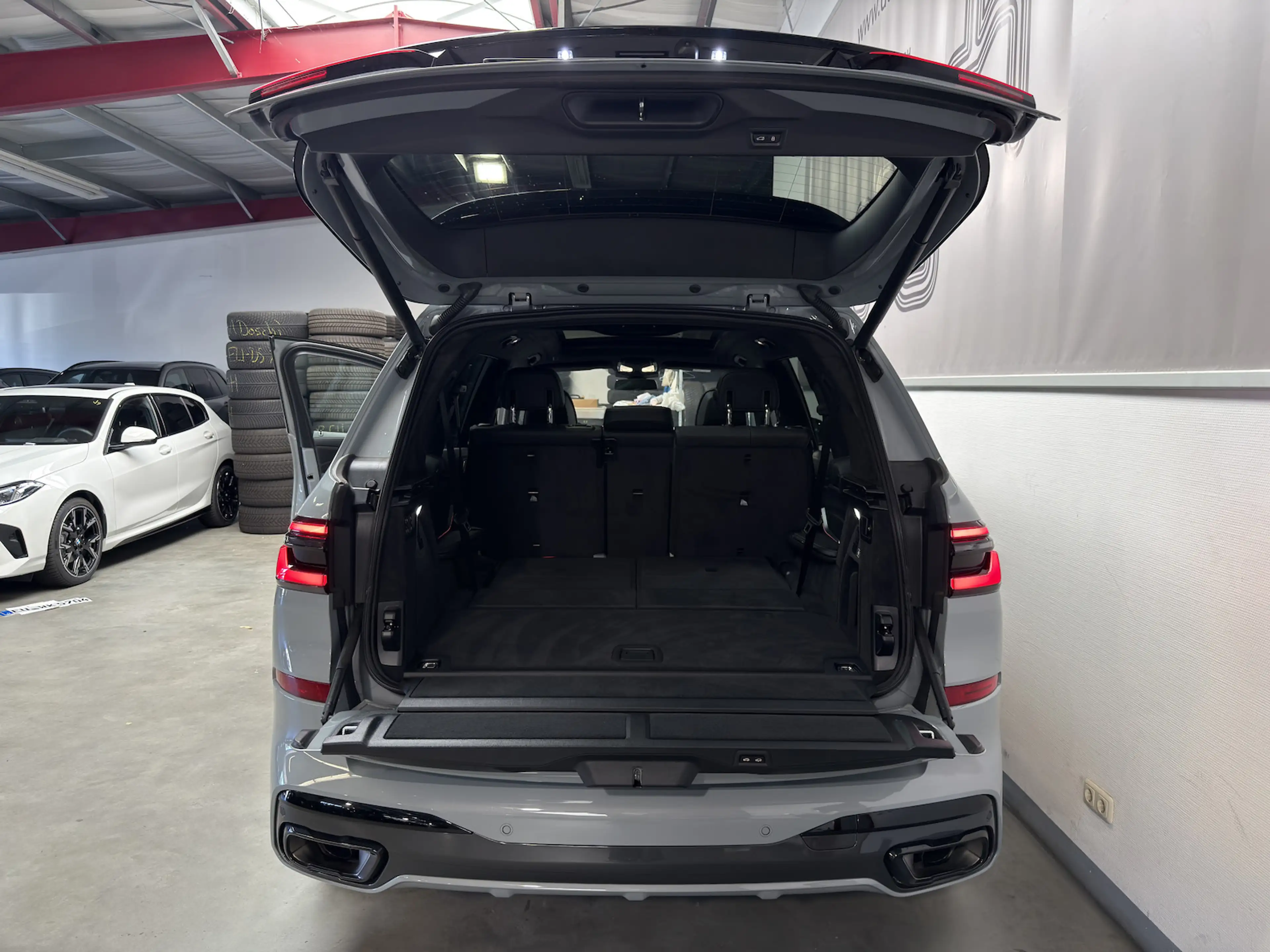 BMW X7 xDr. 40d M Sport/ICONIC/Sky Lounge/7-Sitz/AHK — photo 13