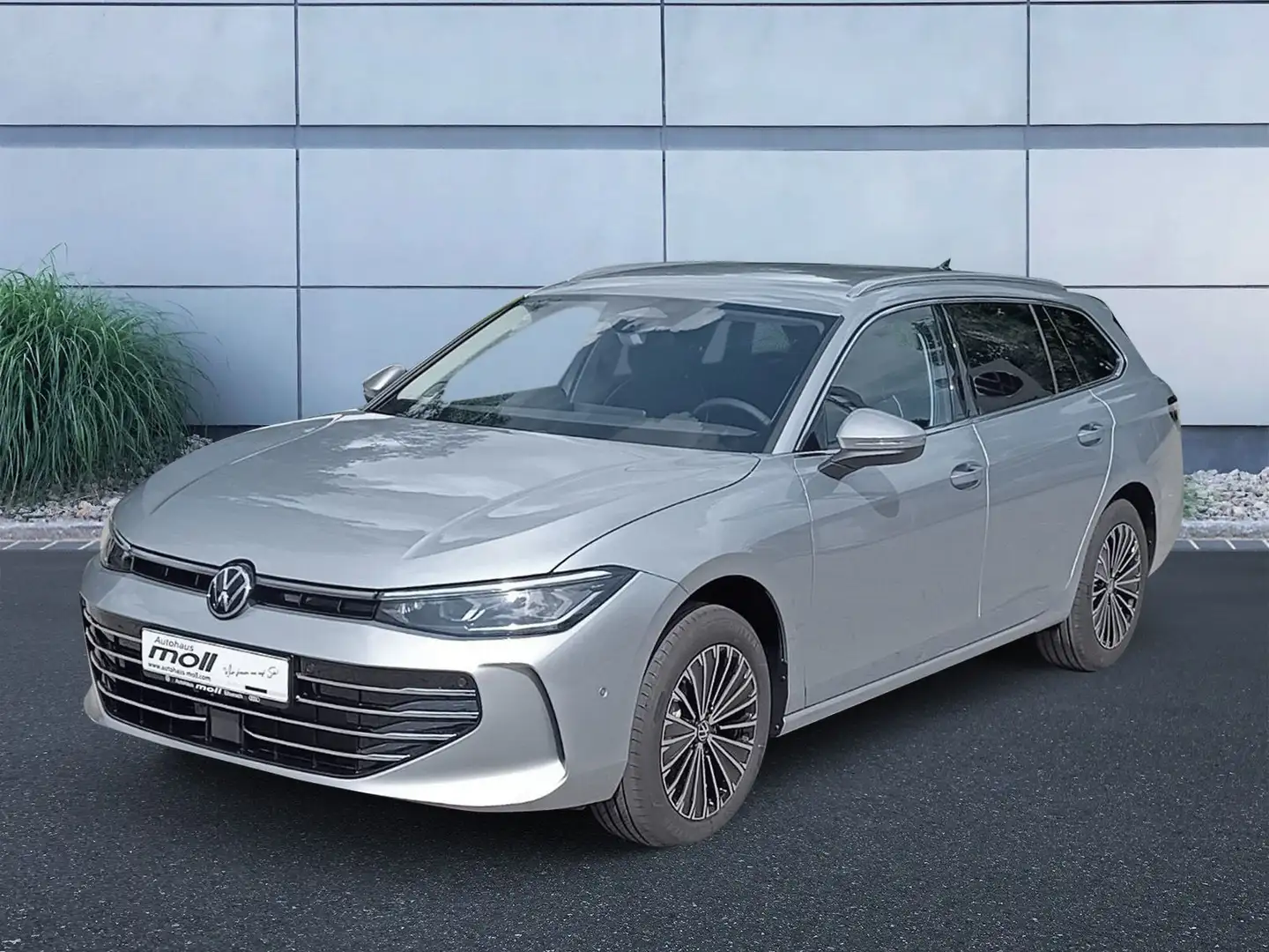 Volkswagen Passat Variant Passat Elegance 2,0 l TDI SCR 4MOTION 14 2 kW (1 Silber - 1
