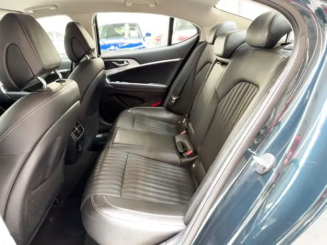 Genesis G70 view 15