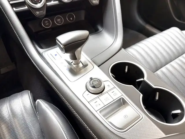 Genesis G70 view 13