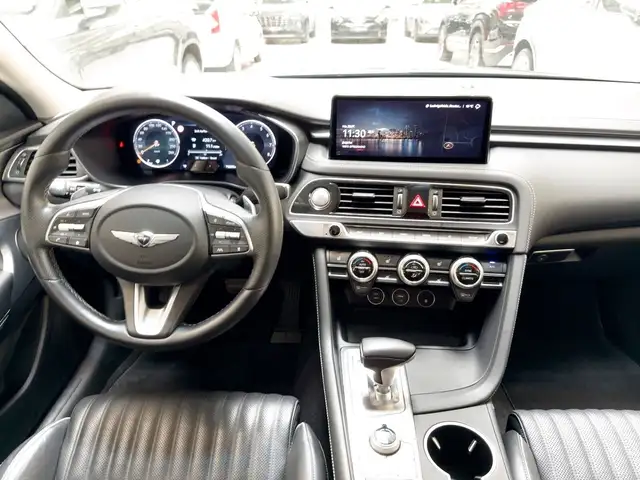 Genesis G70 view 9