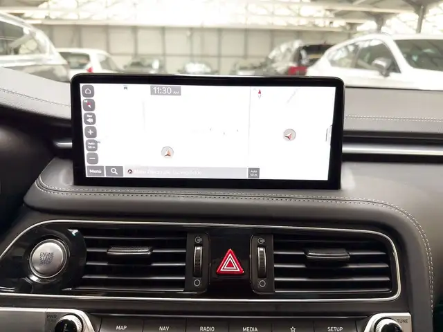 Genesis G70 view 11