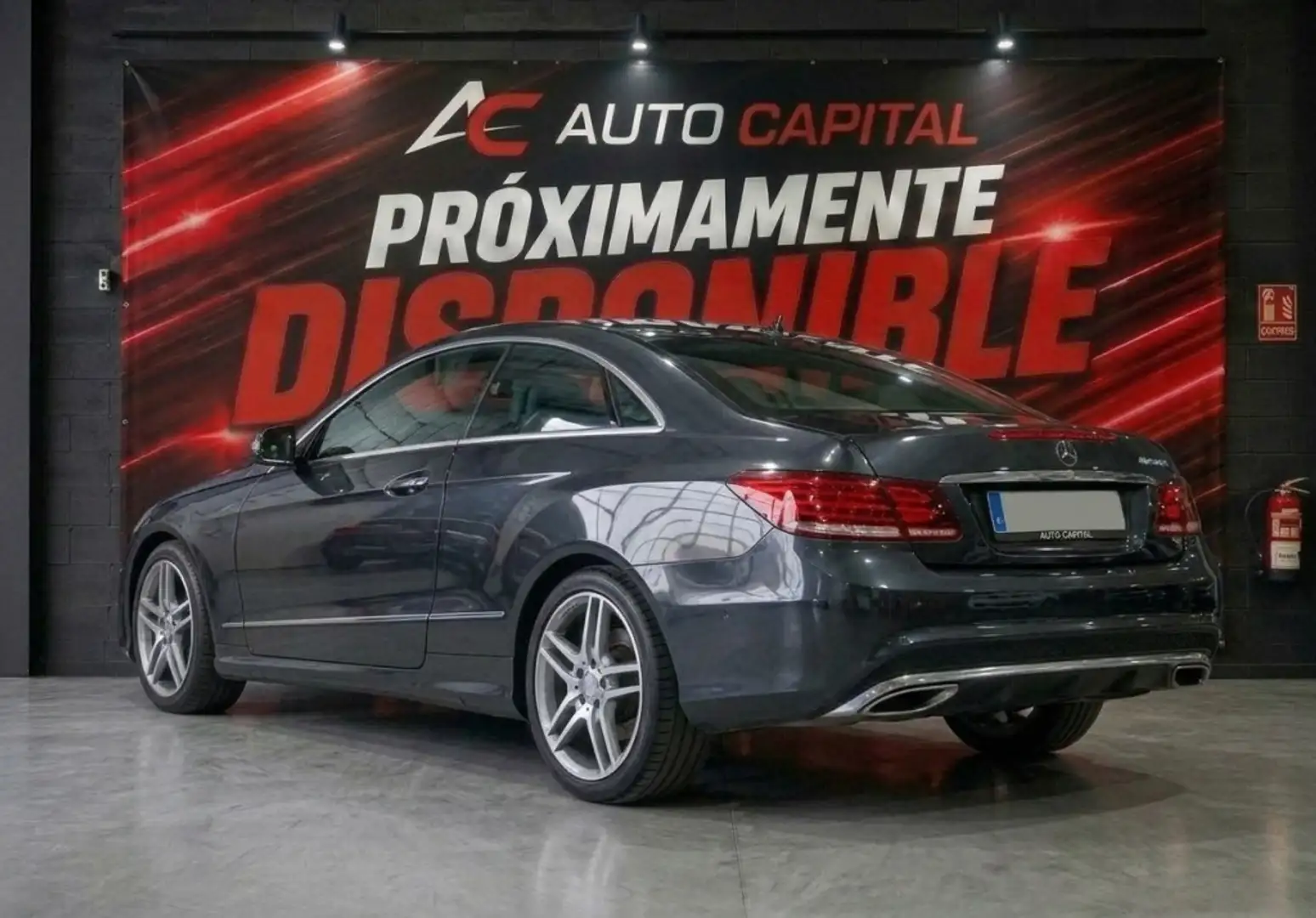 Mercedes-Benz E 250 Coupé Aut. Gris - 2