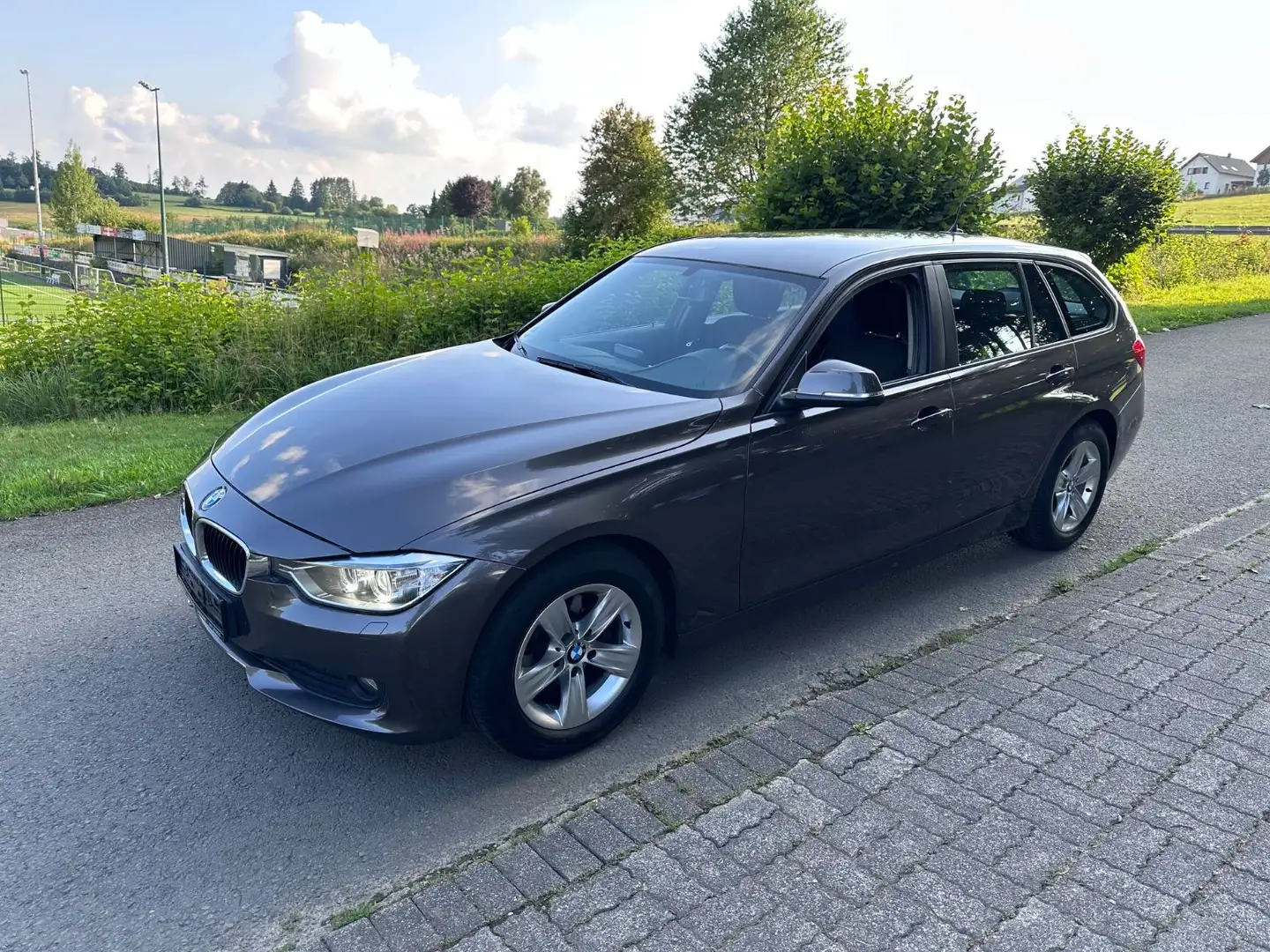 BMW 318 Touring 318d 143ps Xenon 1.Hand Braun - 2