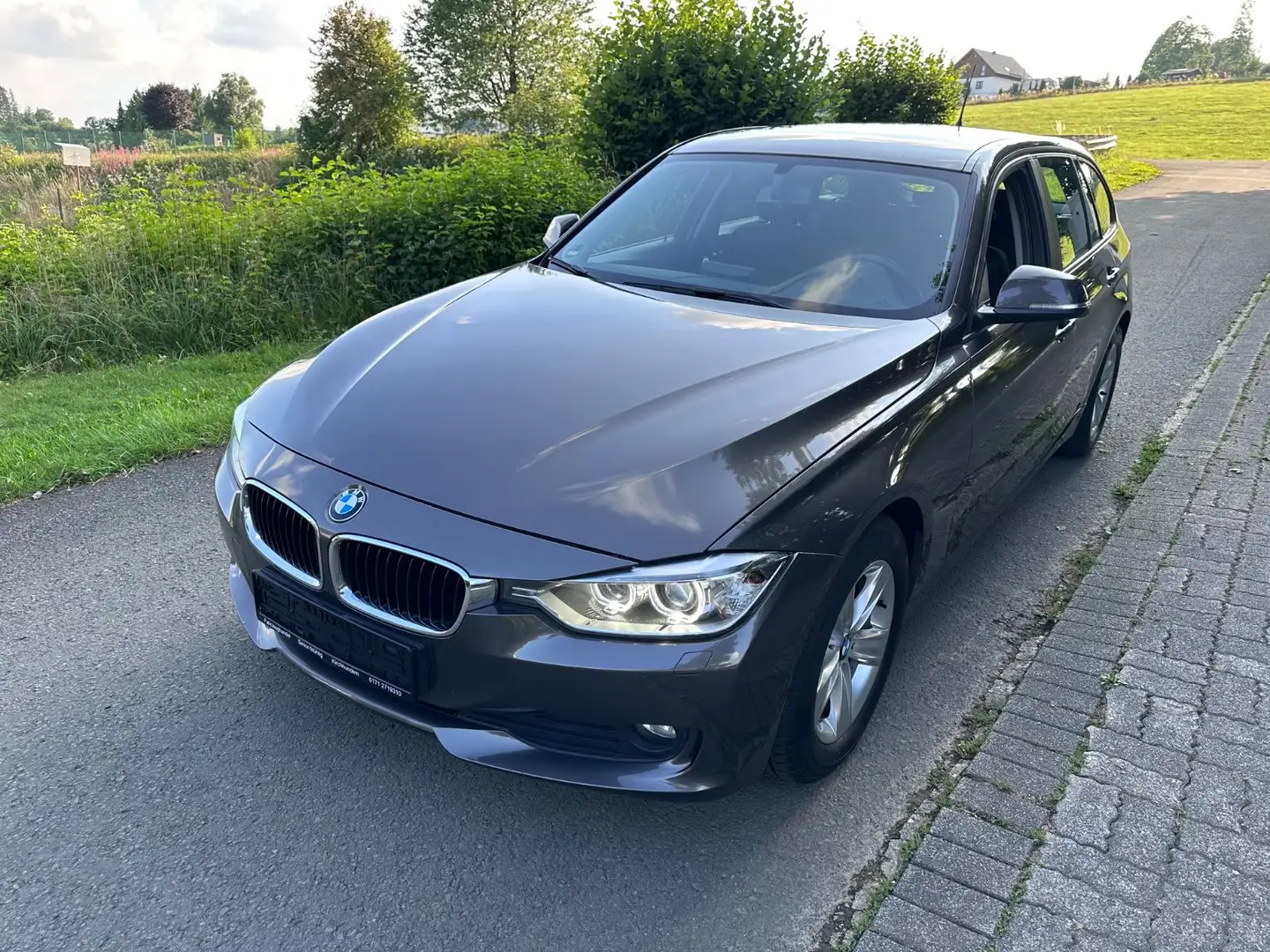 BMW 318 Touring 318d 143ps Xenon 1.Hand Braun - 1